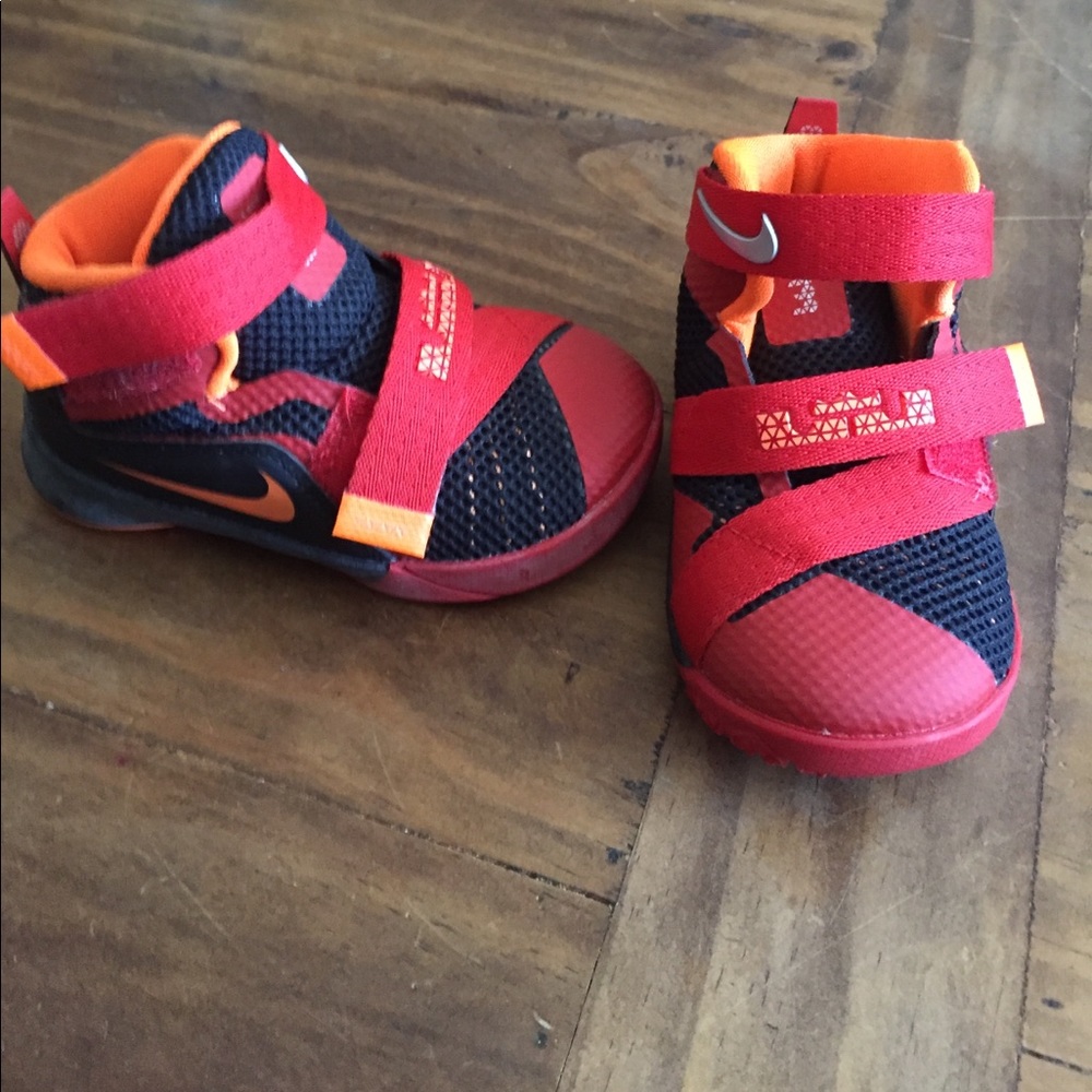Nike LeBron James